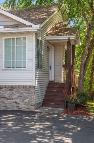 8520 Adair Ln, Minneapolis, MN 55443-2195