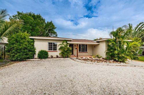 2152 75th Way, Saint Petersburg, FL 33710-3846