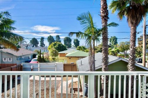 621 Horne St, Oceanside CA  92054-2418 exterior