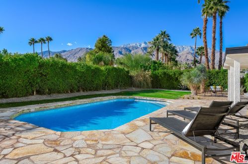 1055 Louise Dr, Palm Springs CA  92262-3241 exterior