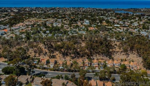2811 Monroe St, Carlsbad, CA 92008-1553