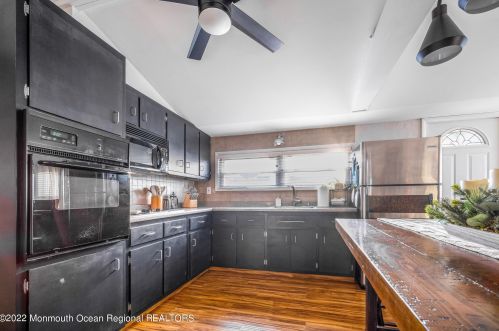 1412 Tamiami Rd, Lacey NJ  08731-5038 exterior