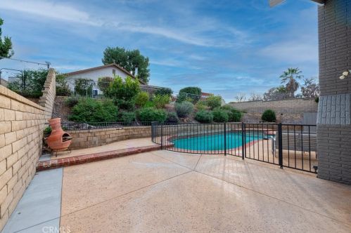 23128 Calvello Dr, Santa Clarita CA  91354-1360 exterior