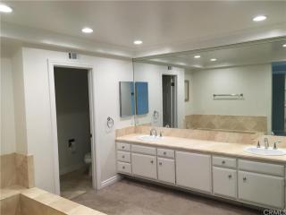 49 Sycamore Crk, Irvine CA  92603-3428 exterior