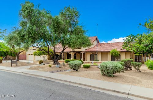 2316 Laurel St, Mesa, AZ 85213-2238