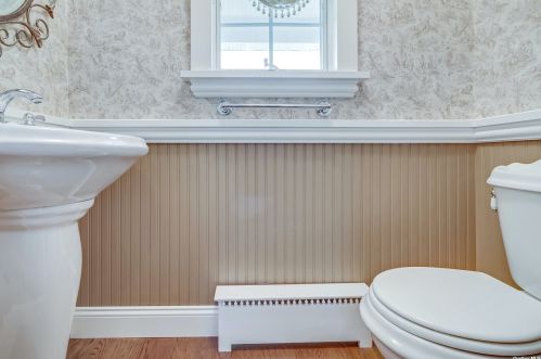 15 Frost Valley Rd, Mount Sinai NY  11766-1401 exterior