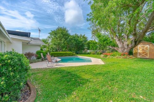 34 Woodlake Dr, Daytona Beach FL  32129-4050 exterior