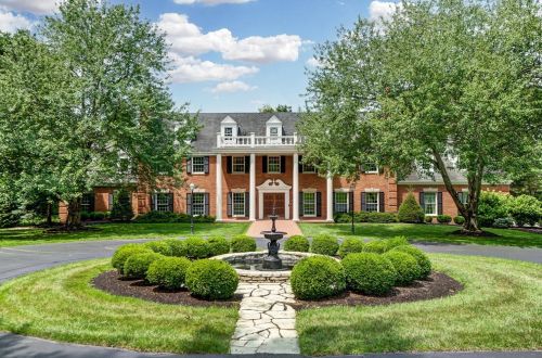 8125 Given Rd, Cincinnati, OH 45243-1519