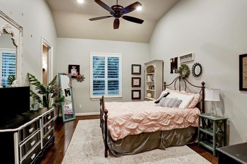 2926 Forest Vw, Richmond TX 77406-5285 exterior