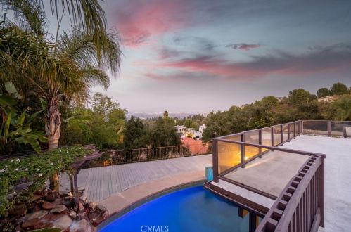 16551 Calneva Dr, Van Nuys, CA 91436-4127