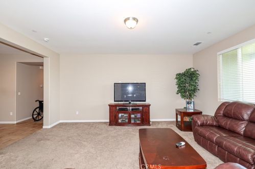 1381 Tevin Way, Madera CA  93637-6508 exterior