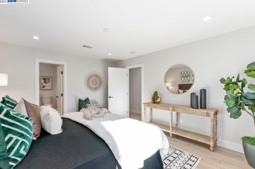 7298 Tamarack Dr, Pleasanton CA  94568-1749 exterior