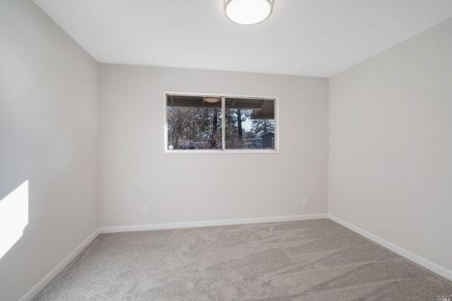 930 Live Oak Ave, Ukiah CA  95482-3733 exterior
