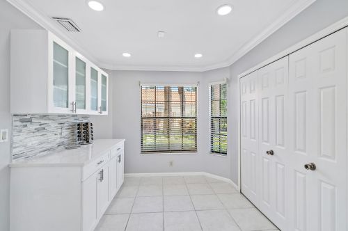 2662 La Lique Cir, West Palm Beach FL  33410-1415 exterior