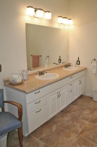 121 Jerry Daniels Rd, East Hampton CT  06447-1230 exterior