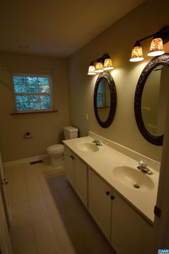 34 Woodlawn Dr, Bybee VA  22963-2732 exterior