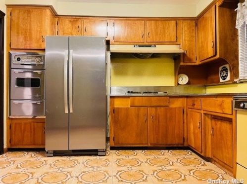 90-19 156th Ave, Jamaica, NY 11414-2322