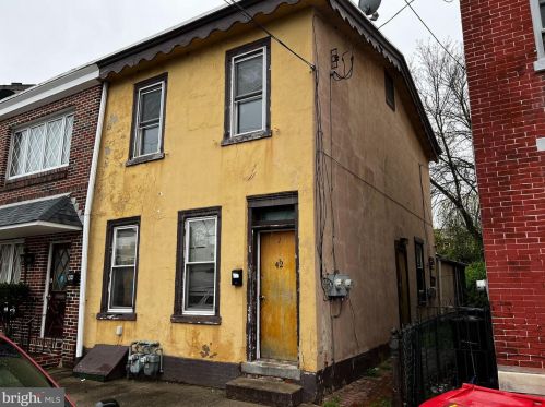 42 Oak St, Norristown PA  19401-4044 exterior