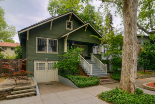 305 25th St, Sacramento CA  95816-3131 exterior