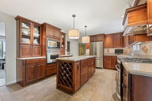 211 Edgewood Dr, Canonsburg PA  15317-3343 exterior