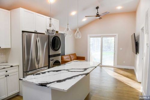 6 Stag Hill Rd, Mahwah NJ  07430-1034 exterior