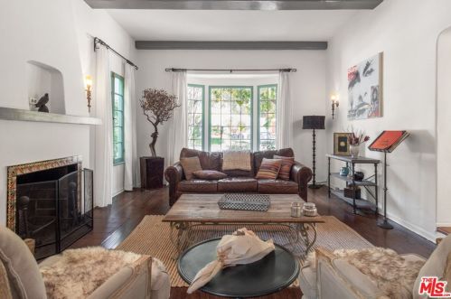 2621 Glenoaks Blvd, Glendale CA  91206-3108 exterior