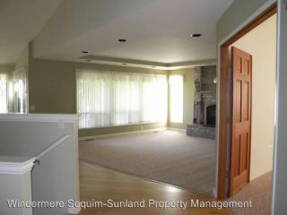 140 Hurricane Ridge Dr, Diamond Point WA  98382-9375 exterior