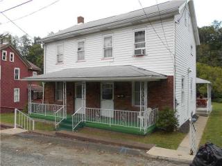 130 Station St, Herminie, PA 15637-1453