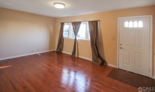 49 Race Track Rd, East Brunswick NJ  08816-3740 exterior
