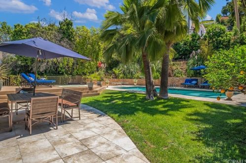 3315 Laurel Canyon Blvd, North Hollywood CA  91604-4133 exterior