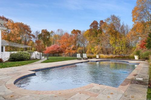 23 Waring Rd, Scotts Corners, NY 10576-2227