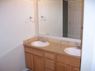 916 Stronghold Ave, Meridian ID  83642-4694 exterior
