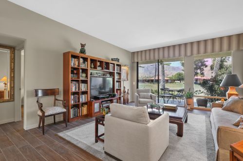 24 Palma Dr, Rancho Mirage CA  92270-3878 exterior