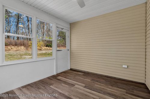 2 Taylor Ct, Lakewood NJ  08701-7317 exterior