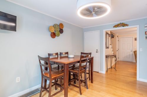 54 Bluestone Dr, Nashua NH 03060-6835 exterior