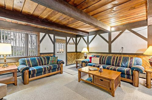 21 Snow Drift Ln, Champion, PA 15622-4005