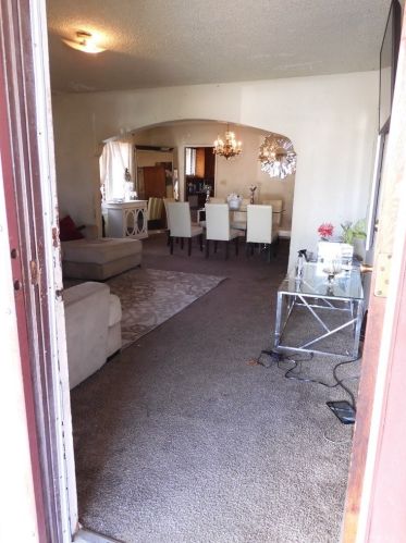 2074 Stockwell St, Compton CA 90222-2514 exterior