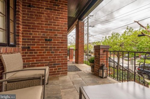 242 Emerson St, Washington DC  20011-4108 exterior