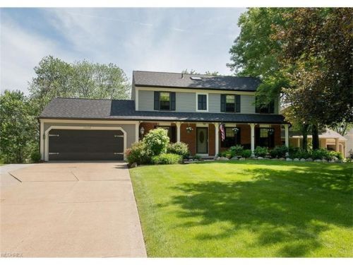33524 Overland Ln, Cleveland, OH 44139-2373