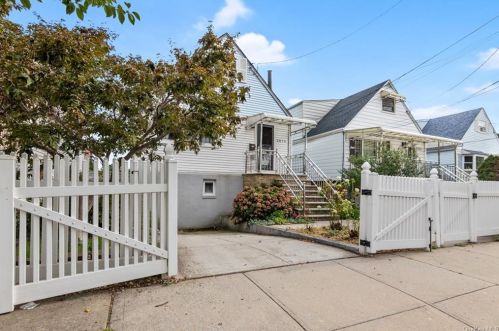 2074 Virgil Pl, Bronx, NY 10473-2007