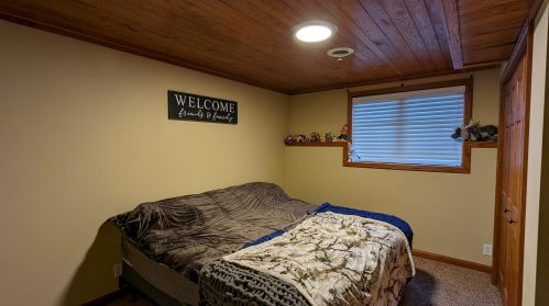 1411 Meadowbrook Dr, Cleveland WI  53015-1475 exterior