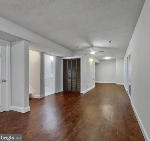 5765 Rhode Island Dr, Woodbridge VA  22193-3830 exterior