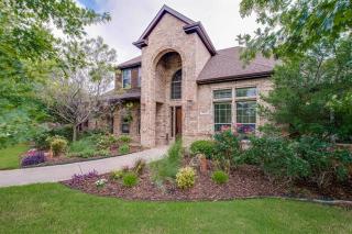 1622 Plum Creek Dr, Midlothian, TX 76065-5688