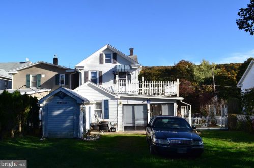 211 South St, Jim Thorpe, PA 18229-2325