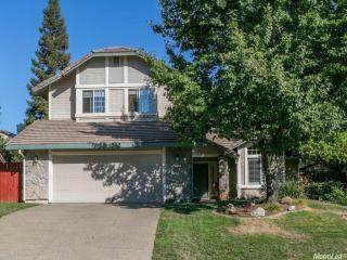 112 Thoreau Ln, Folsom, CA 95630-6522
