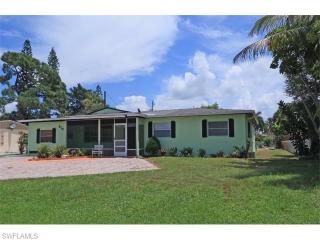 918 Coconut Cir, Naples, FL 34104-4404