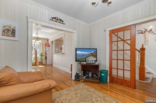 56 Shaler Ave, Fairview NJ  07022-2112 exterior