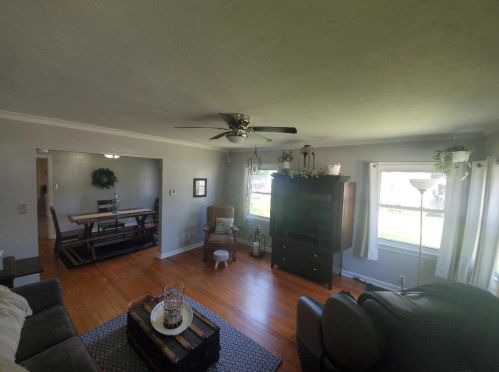 407 Elm St, Washington Ch, OH 43160-2522