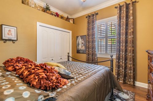 1827 Crooked Oak Ln, Lutz FL  33559-7407 exterior