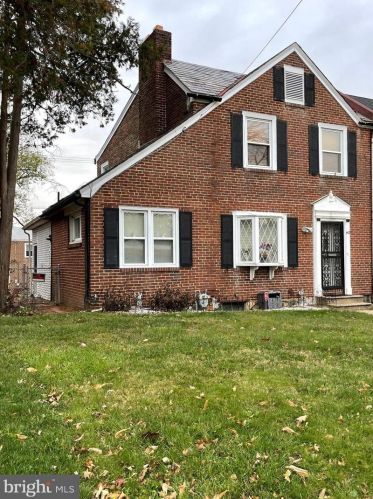 403 37th St, Wilmington, DE 19802-2016